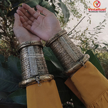 Load image into Gallery viewer, Tribal Golden Massive Handcuff Hinged Bracelet