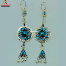 Load image into Gallery viewer, Light Weight Earrings With Turquoise Glass Stone