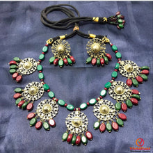Load image into Gallery viewer, Beaded Stone Motifs Choker Necklace With Earrings Jewelry Set