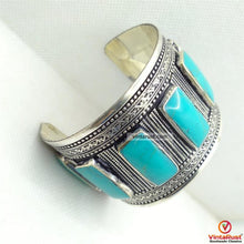Load image into Gallery viewer, Handmade Tribal Ethnic Bracelet With Turquoise Stone