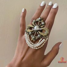 Load image into Gallery viewer, Neutral Color Pearls With Brass Motif Jewelry Set