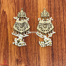 Load image into Gallery viewer, Golden Dangle Earrings With Small Pearls