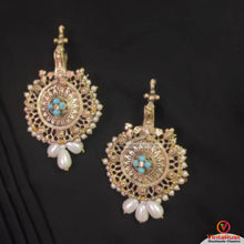 Load image into Gallery viewer, Bohemian Turqoise Beaded Hasli Choker Set and Earrings
