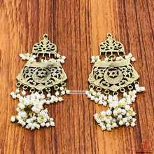 Load image into Gallery viewer, Golden Dangle Earrings With Small Pearls