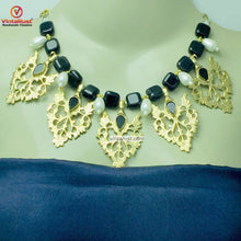 Load image into Gallery viewer, Tribal Stone and Pearls Beaded Motif Jewelry Set