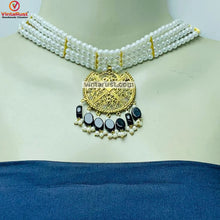 Load image into Gallery viewer, White Pearls Handmade Beaded Jewelry Set