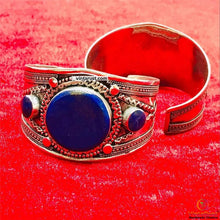 Load image into Gallery viewer, Round Shaped Stones Boho Tribal Cuff