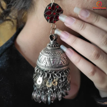 Load image into Gallery viewer, Jhumka Earrings with Pink Glass Stones And Beads