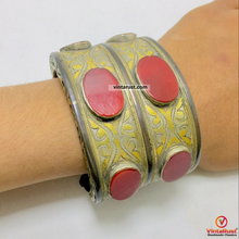 Load image into Gallery viewer, Handmade Handcuffs Inlaid with Glass Stones Bracelet