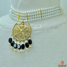 Load image into Gallery viewer, White Pearls Handmade Beaded Jewelry Set