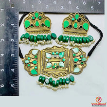 Load image into Gallery viewer, Green Amulet Choker Necklace With Earrings