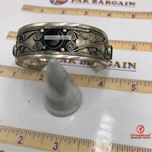 Load image into Gallery viewer, Tribal Vintage Black Stones Slim Bracelet