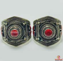 Load image into Gallery viewer, Handmade Kuchi Adjustable Bracelet With Coral Stone