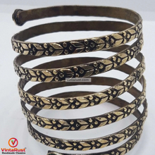 Load image into Gallery viewer, Vintage Spiral Green Stone Cuff Bracelet