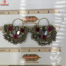 Load image into Gallery viewer, Pink and White Glass Stone Kuchi Earrings