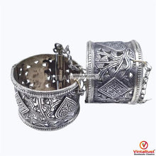 Load image into Gallery viewer, Vintage Boho Style Cuff Bracelet