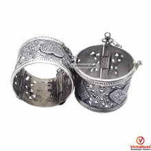 Load image into Gallery viewer, Vintage Boho Style Cuff Bracelet