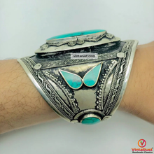 Load image into Gallery viewer, Vintage Turquoise Stone Cuff Bracelet