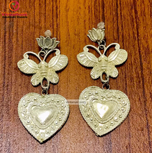 Load image into Gallery viewer, Silver Tone Heart Shaped Dangle Earrings