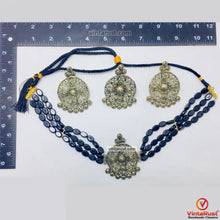 Load image into Gallery viewer, Handmade Beaded Jewelry Set With Golden Metal Motif