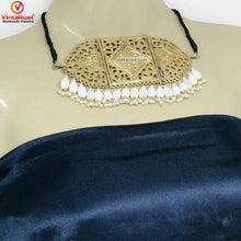 Load image into Gallery viewer, Vintage White Stones and Pearls Jewelry Set