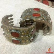 Load image into Gallery viewer, Handmade Handcuffs Inlaid with Glass Stones Bracelet