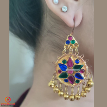 Load image into Gallery viewer, Golden Dangle Massive Earrings