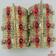 Load image into Gallery viewer, Handmade Red Stone Kuchi Handcuff Bracelet