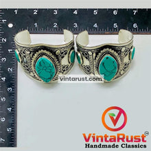 Load image into Gallery viewer, Ethnic Green Stone Handcuff Bracelet