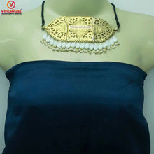 Load image into Gallery viewer, Vintage White Stones and Pearls Jewelry Set