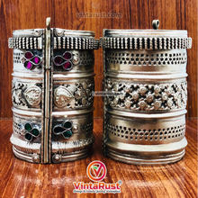 Load image into Gallery viewer, vintage-handcuffs-bracelets