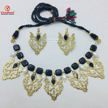 Load image into Gallery viewer, Tribal Stone and Pearls Beaded Motif Jewelry Set