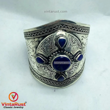 Load image into Gallery viewer, Handmade Silver Tone Kuchi Cuff Bracelet