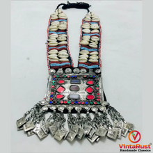 Load image into Gallery viewer, Long Straps Pendant Necklace With Shells and Beads