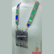 Load image into Gallery viewer, Blue and Green Long Chain Pendant Necklace