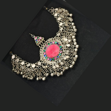 Load image into Gallery viewer, Tribal Vintage Headpiece Matha Patti and Earring Jewelry Set