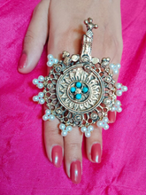 Load image into Gallery viewer, Tribal Jewelry Set With Pearls And Golden Big Motif