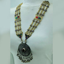 Load image into Gallery viewer, Antique Big Pendant Necklace With Tassels