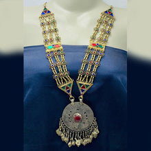 Load image into Gallery viewer, Antique Big Pendant Necklace With Tassels