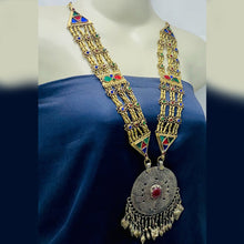 Load image into Gallery viewer, Antique Big Pendant Necklace With Tassels