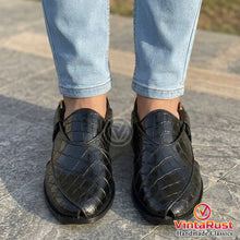 Load image into Gallery viewer, Black Croc Leather Peshawari Chappal