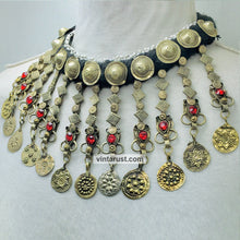 Load image into Gallery viewer, Boho Choker Necklace With Dangling Tassels