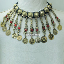 Load image into Gallery viewer, Boho Choker Necklace With Dangling Tassels