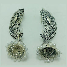 Load image into Gallery viewer, Oxidized Silver Earrings With Pearls