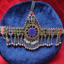 Load image into Gallery viewer, Ethnic Kuchi Bells Matha Patti Head Piece