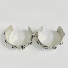 Load image into Gallery viewer, Ethnic Silver Bracelet With Black Stones
