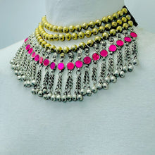 Load image into Gallery viewer, Golden Beaded Necklace With Pink Glass Stones
