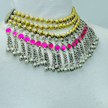 Load image into Gallery viewer, Golden Beaded Necklace With Pink Glass Stones