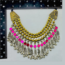 Load image into Gallery viewer, Golden Beaded Necklace With Pink Glass Stones