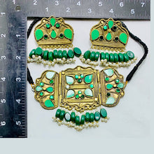 Load image into Gallery viewer, Green Amulet Choker Necklace With Earrings